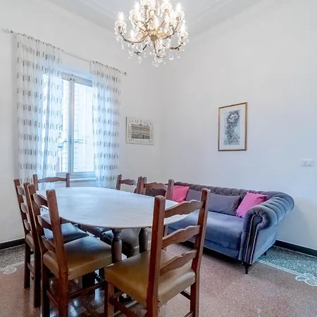 Guesthost - San Fruttuoso Vintage & Roomy Flat * ג'נובה