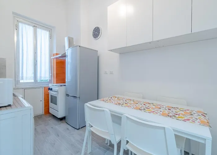 Apartment Guesthost - San Fruttuoso Vintage & Roomy Flat *