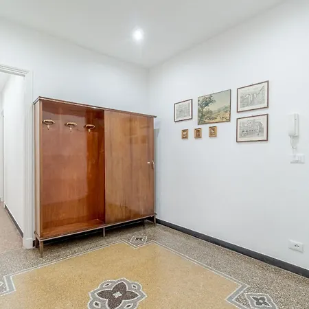 Guesthost - San Fruttuoso Vintage & Roomy Flat *
